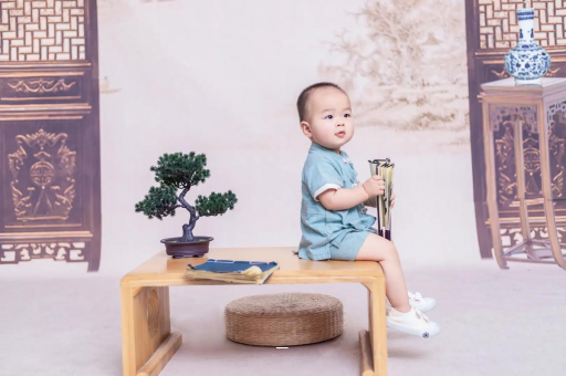 安达四个月宝宝可以坐着吗 安达四个月宝宝可以坐着吗